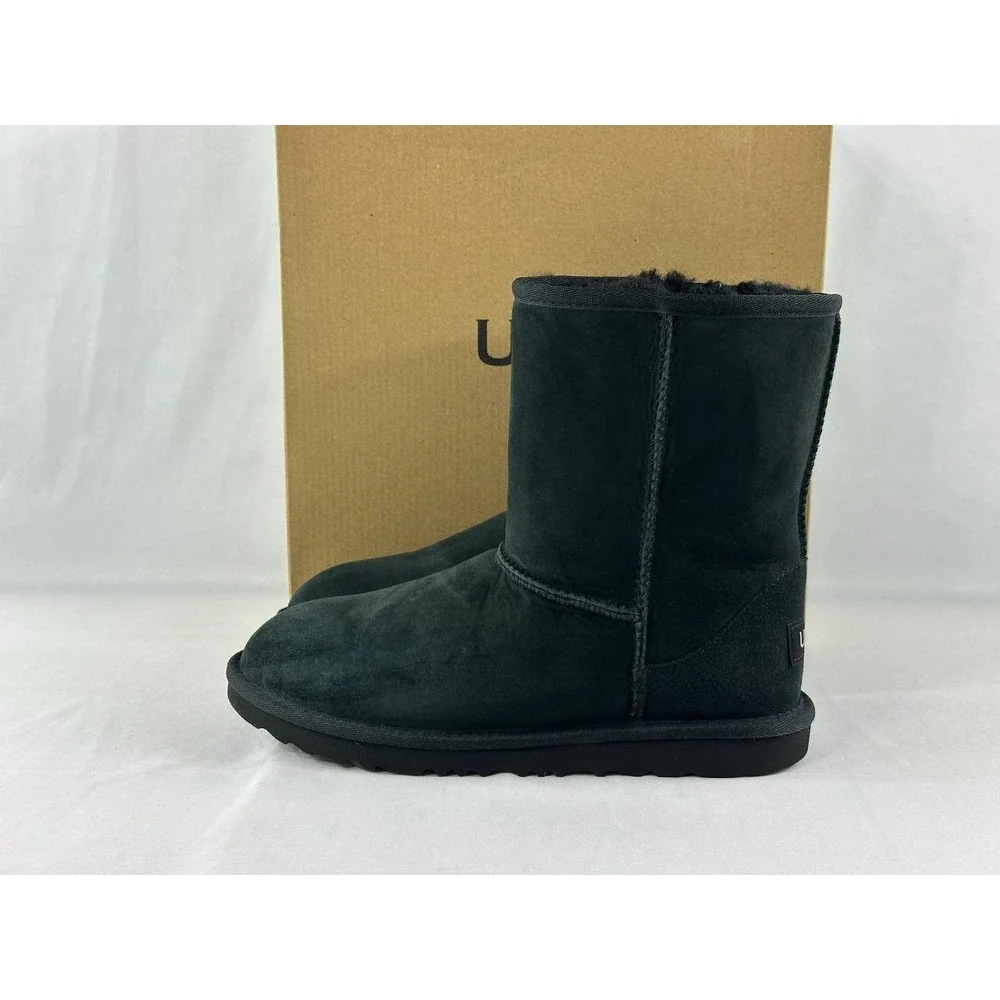 UGG Classic II Sheepskin Kids Boot #1017703K Size 6 Women's Size 7.5